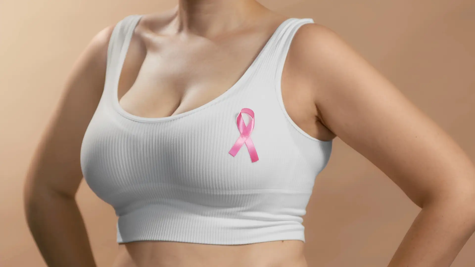 female-doctor-choosing-mammary-prosthesis-office